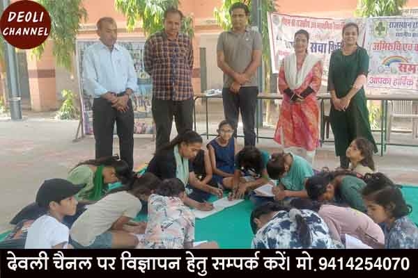 समर कैंप का निरीक्षण कर रचनात्मक गतिविधियों से प्रभावित हुए सीबीईओ 