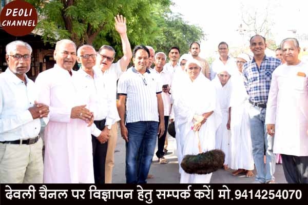 अकड़ना मुर्दे की पहचान है और झुकना इंसान बनने की पहचान है - विज्ञाश्री माताजी