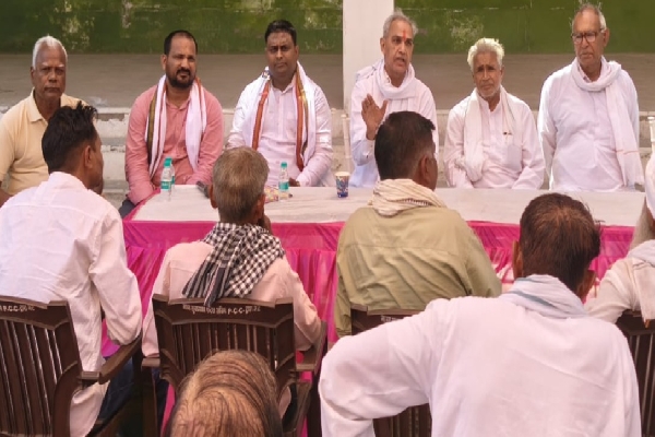 सांसद ने जनसुनवाई की, संगठन को मजबूत करने पर जोर दिया