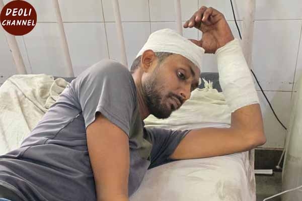 सोशल मीडिया पर किए कमेन्ट्स के बाद विवाद हुआ हिंसक, एक ने दूसरे युवक पर कटर से वार कर किया घायल