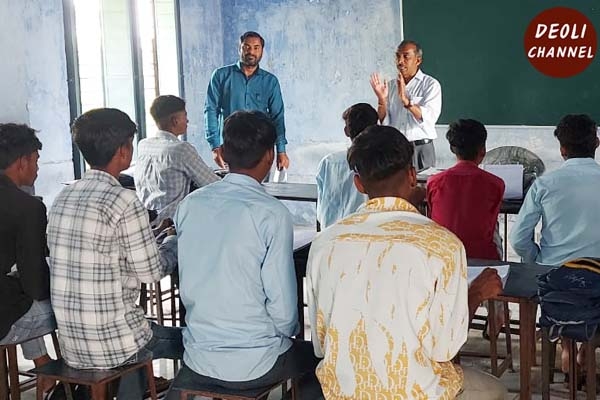 एसीबीईओ ने विद्यालय निरीक्षण के दौरान जांचा छात्रों का शैक्षणिक स्तर
