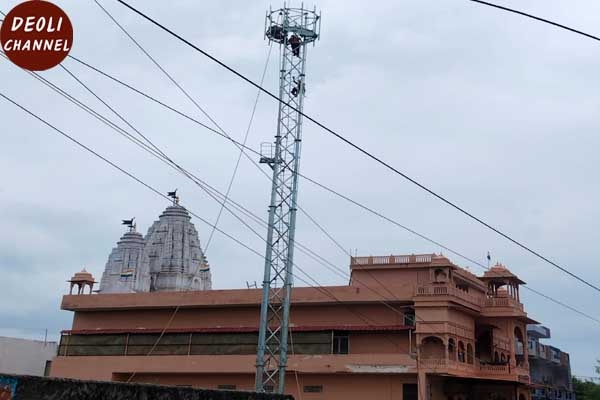 रिहायशी इलाके में मोबाइल टावर लगाने का विरोध, कॉलोनीवासियों ने की रोक लगाने की मांग