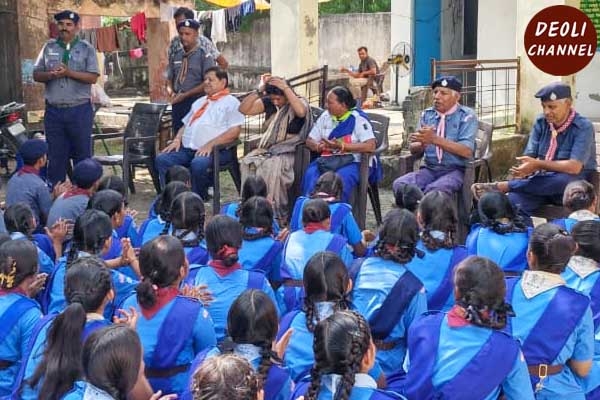 स्काउट गाइड शिविर का जिला उपाध्यक्ष एवं सीओ ने किया अवलोकन