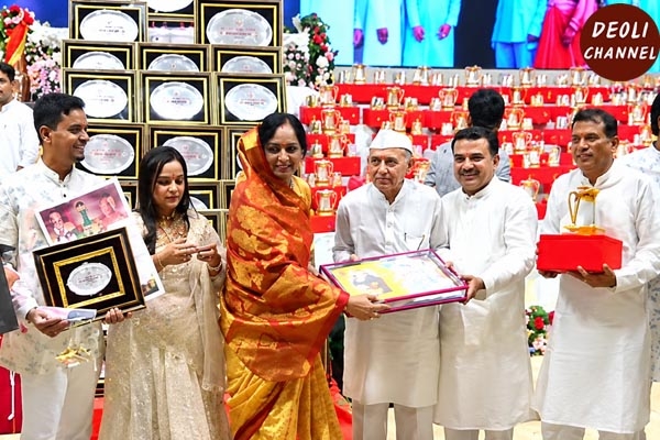 राखी लुहाड़िया राष्ट्रीय लेखन प्रतियोगिता में हुई सम्मानित