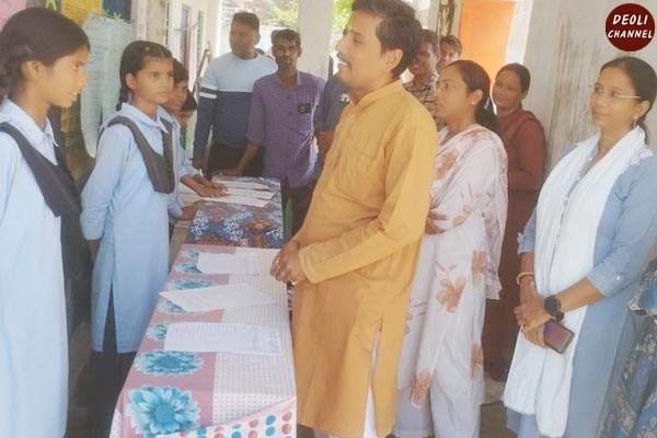 राजकीय विद्यालय में बाल शोध मेले का आयोजन