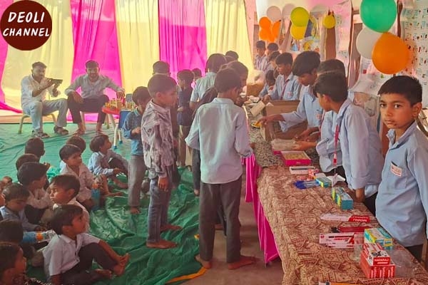 राजकीय विद्यालय में बाल मेले का आयोजन, बच्चों ने गतिविधियों से सीखा